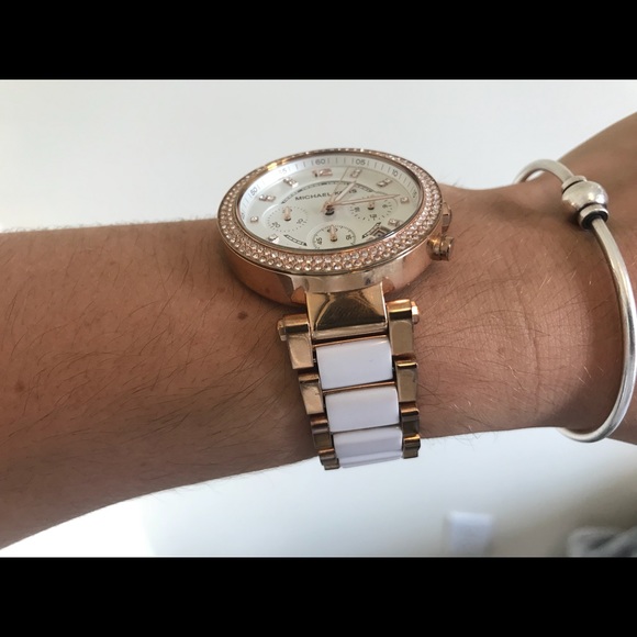 Michael Kors Rose Gold ladies watch - Picture 2 of 3
